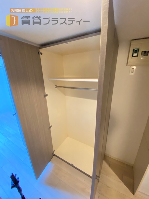 収納　コートもかけられそうなクローゼット