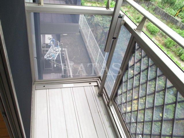バルコニー　同物件別部屋です。