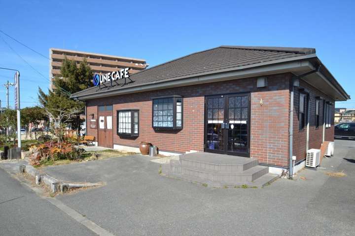 飲食店　ＵＮＥ　ＣＡＦＥ（飲食店）まで450m