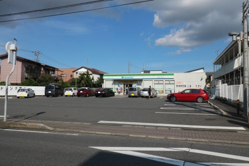 コンビニ　ファミリーマート 千葉検見川五丁目店（コンビニ）まで223m