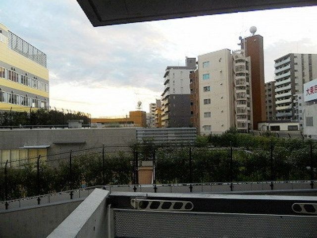 眺望　★バルコニーからの景色も開けていて開放感あり★