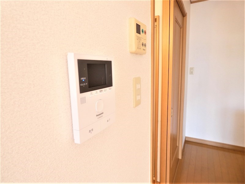 セキュリティ　カラーモニター付きインターホンで急な来客にも安心。