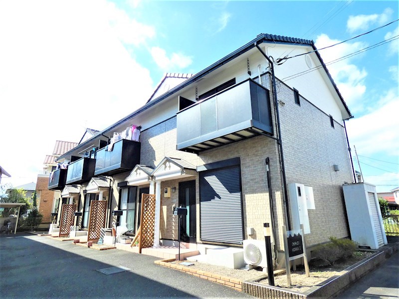 建物外観　1・2階併用型のテラスハウスです。