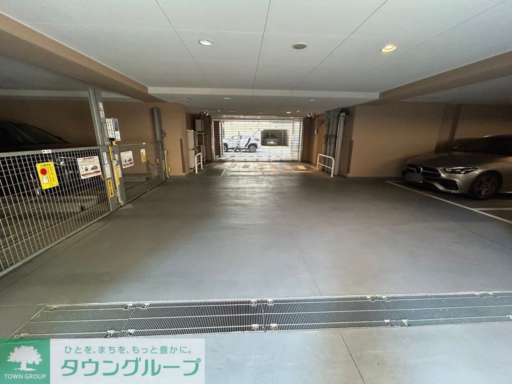 駐車場　駐車場