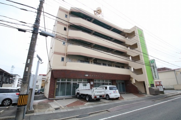 建物外観　重厚な外観は見た目も良く優良な物件です。