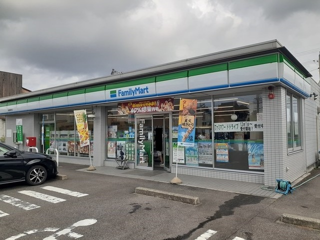 コンビニ　ファミリーマート　岐南薬師寺店（コンビニ）まで750m