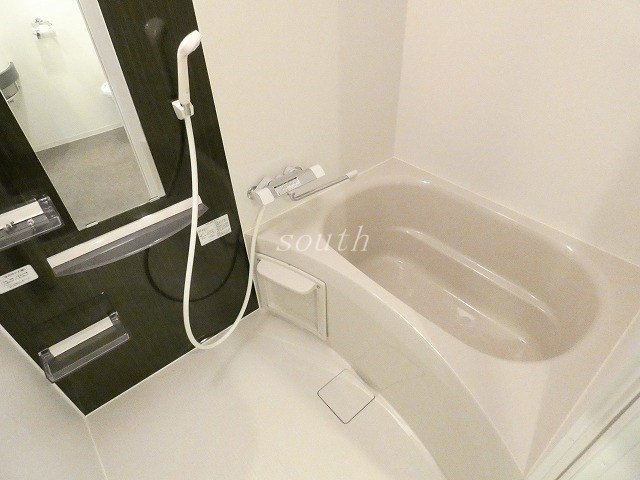 バス・シャワールーム　お部屋により室内カラーが異なります