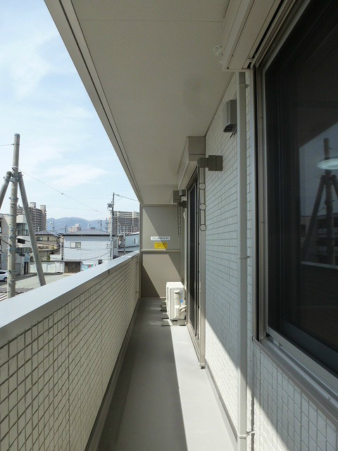 バルコニー　写真は203号室です。（参考）