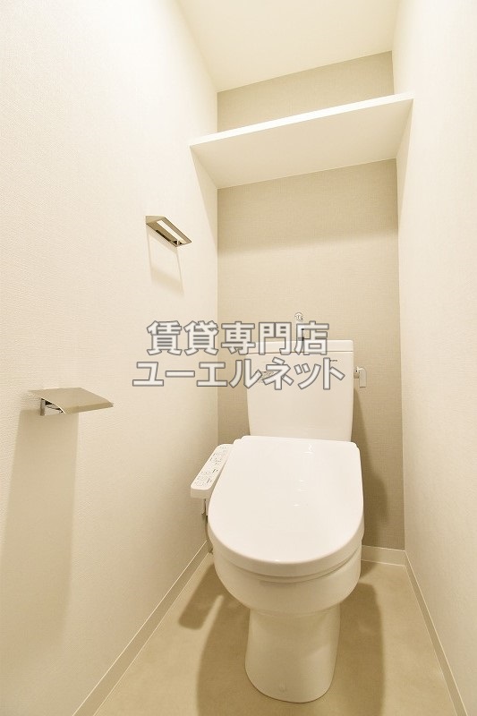 トイレ　温水洗浄便座付き