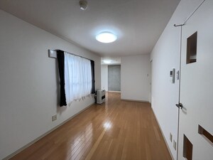 プリマベーラ発寒南の居間写真