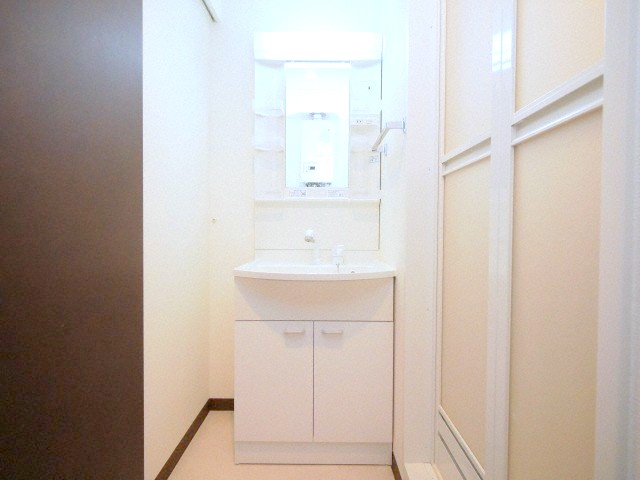 洗面設備　シャンプードレッサー付きです♪