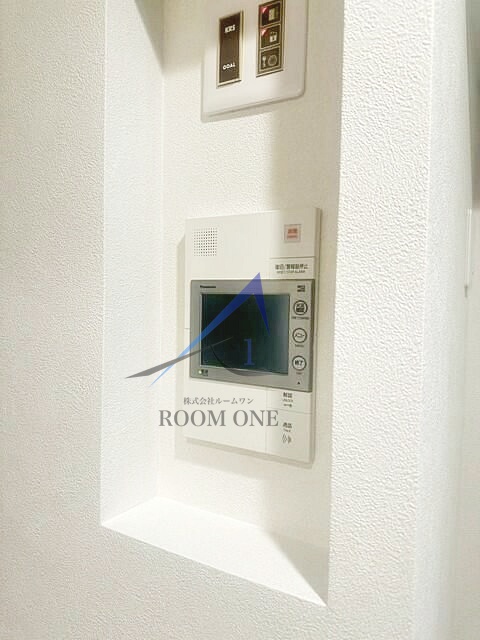 セキュリティ　モニター付きインターホンです。