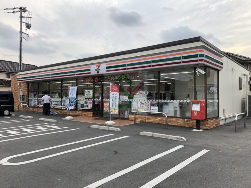 コンビニ　セブンイレブン東久留米八幡町3丁目店（コンビニ）まで659m