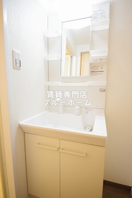洗面設備　洗面所も収納豊富！