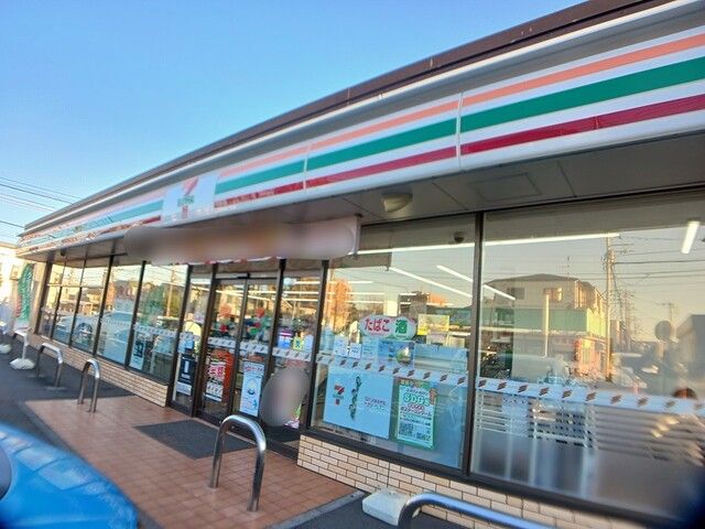 コンビニ　セブンイレブン（コンビニ）まで476m
