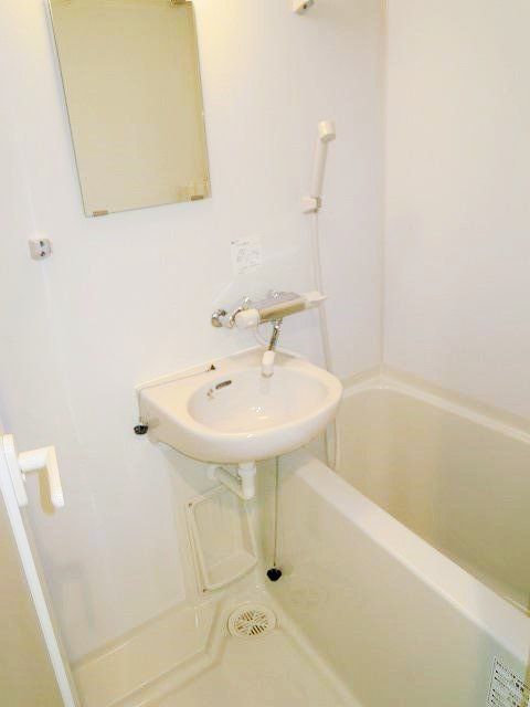 洗面設備　他の部屋の写真です