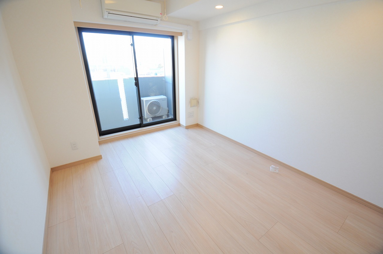 居室・リビング　※別部屋参考写真です