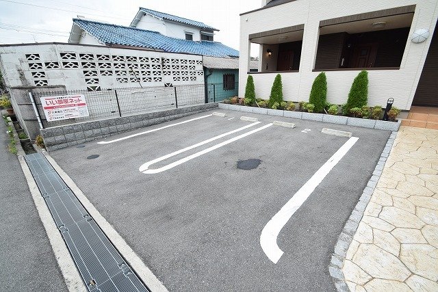 駐車場　駐車スペースもあります