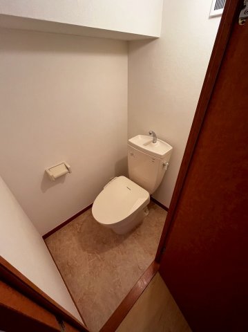 トイレ　※写真は別部屋です