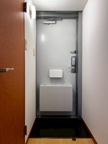 玄関　※写真は別部屋です