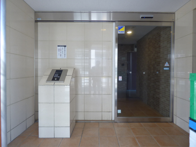 エントランス　モニター付きオートロック設置
