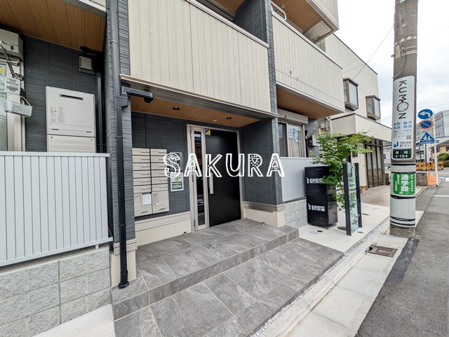エントランス　お洒落な建物デザイン♪