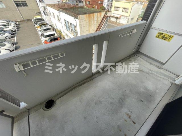 玄関　同タイプのお部屋の写真。現況を優先します。