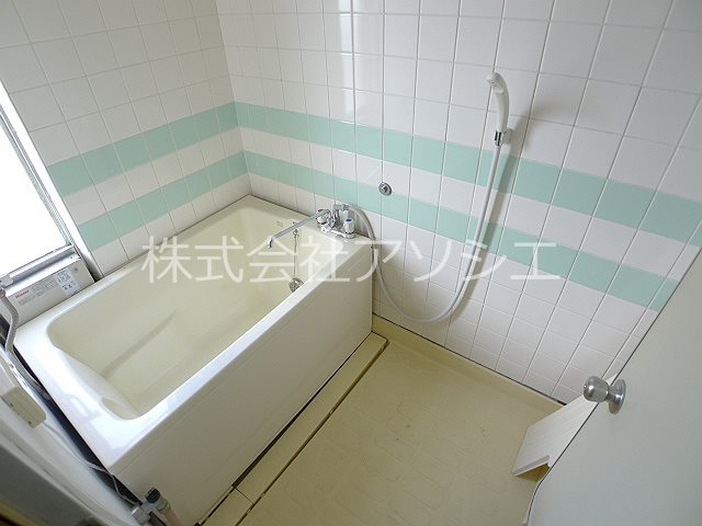 バス・シャワールーム　バスルーム※同タイプの別のお部屋です。