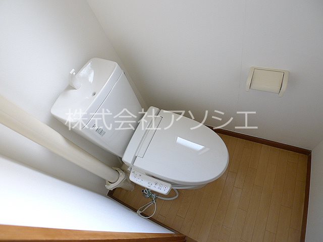 トイレ　ウォシュレット機能付き※同タイプの別のお部屋です。
