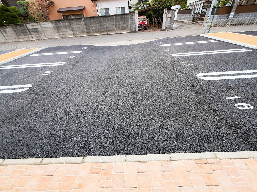 駐車場　駐車場
