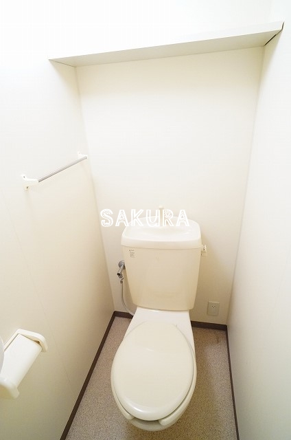 トイレ　落ち着いた色調のトイレです♪