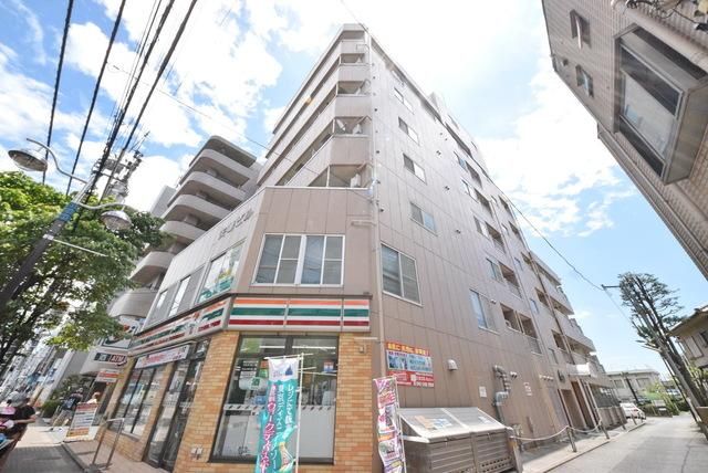 建物外観　♪一階にコンビニがあって便利♪