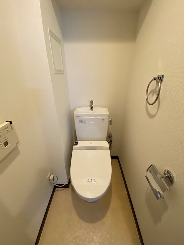 トイレ　※同物件の違うお部屋の写真です