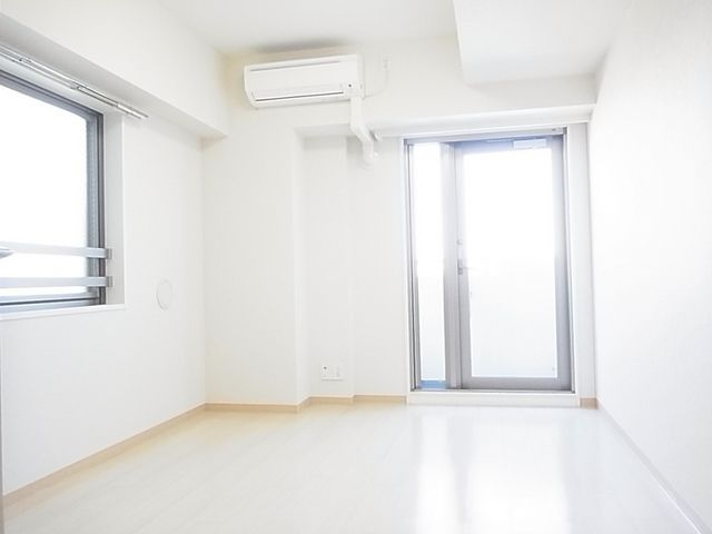 その他部屋・スペース　角部屋２面採光で明るい居室