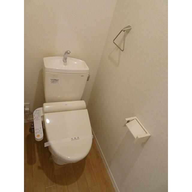 トイレ　ウォシュレット付き