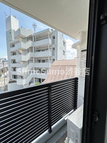 バルコニー　広々としたバルコニーです