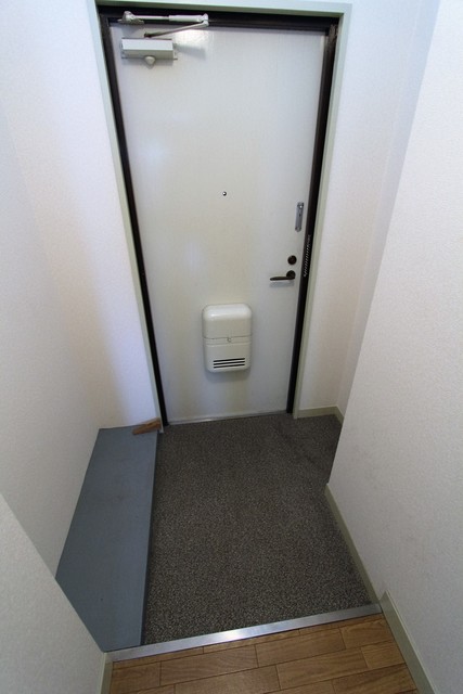タナカハイツの玄関写真