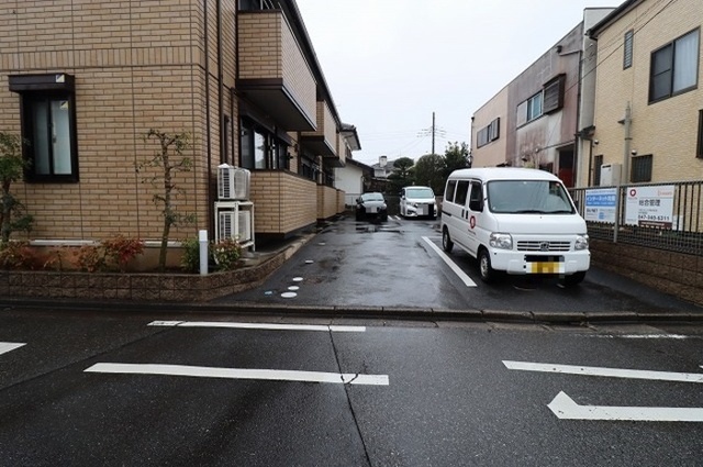 駐車場　駐車場
