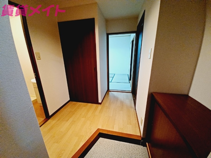 玄関　反転タイプ参考写真