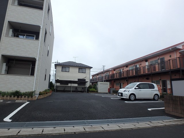 駐車場　お問い合わせは048-772-8202