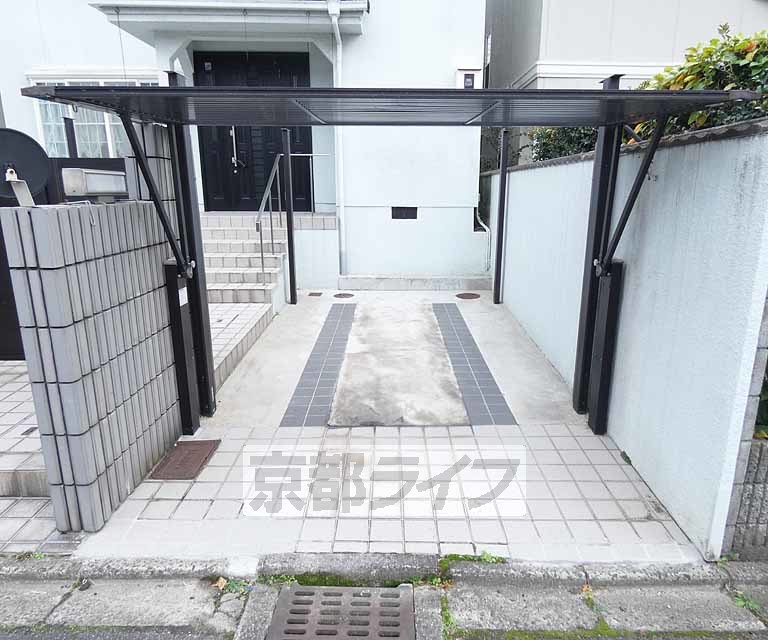 駐車場　隣接した駐車場が２つあります。