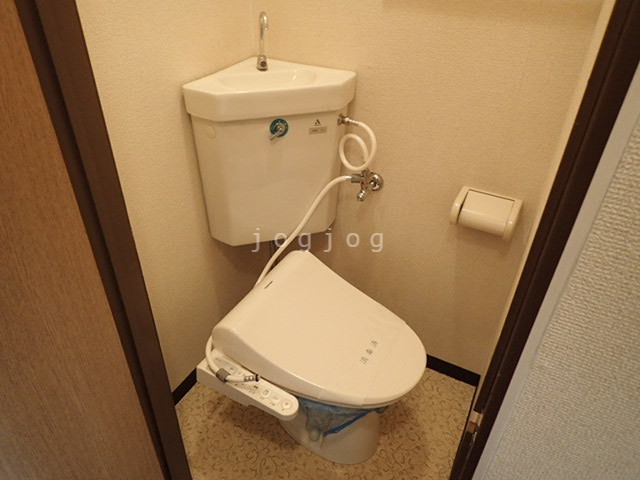 トイレ　シャワートイレ完備