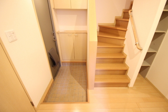 玄関　※別部屋の写真です