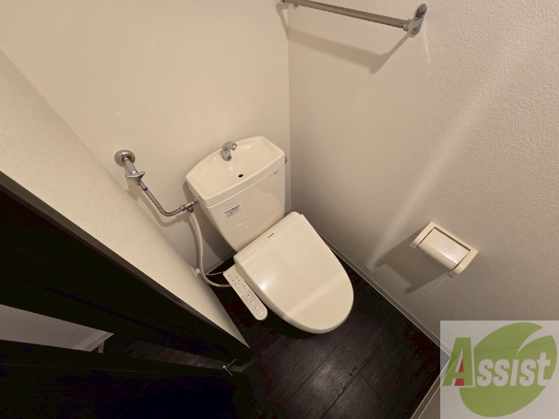 トイレ　こちらはトイレです。清潔感があり、安心して使用できます。