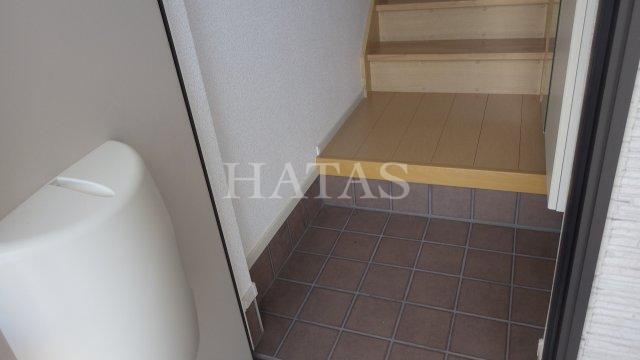 玄関　同物件別部屋です。