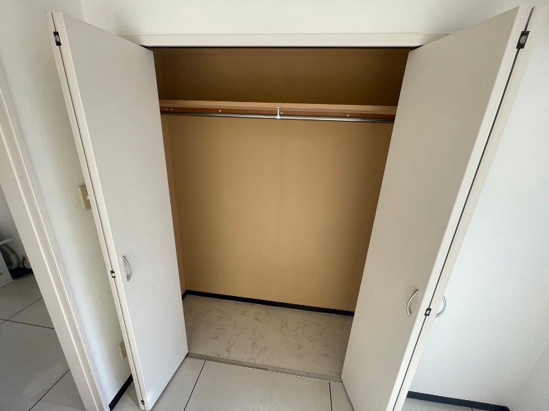 収納　寝室の収納です。部屋がすっきり片付きます。