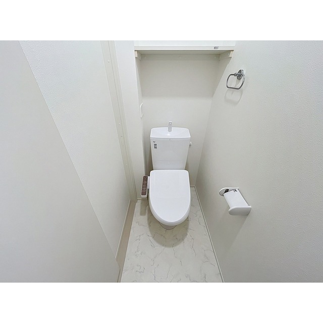 ラトゥール渚Aのトイレ写真