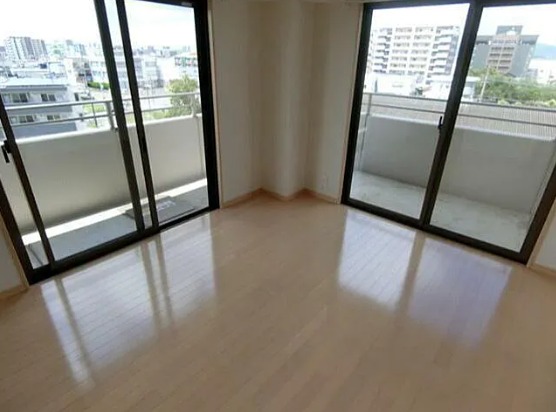 居室・リビング　2面採光で開放感のある明るいお部屋です！