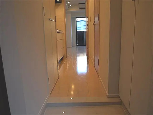 玄関　※同タイプ参考写真