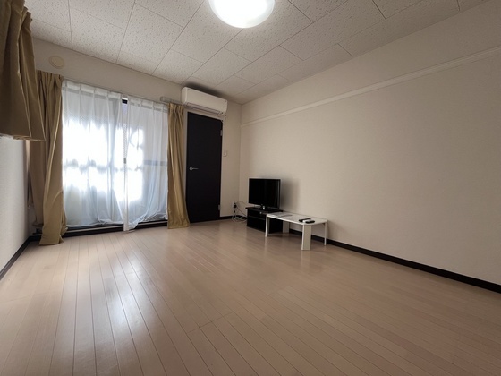 居室・リビング　※別部屋の写真です